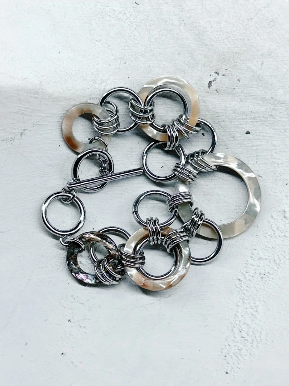 1061mc. Tan Shell Bracelet